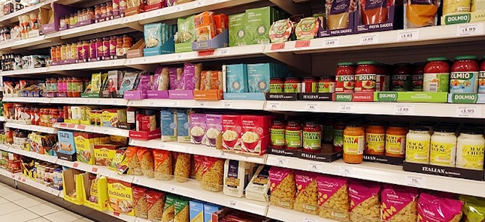 March sees record grocery sales as shoppers prepare for lockdown