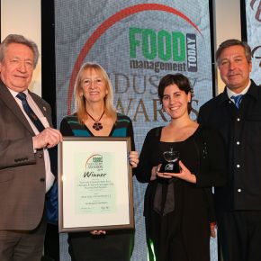 Best Free From Product Award, Winner: Waitrose 6 Spanish Style Pork, Chickpea & Spinach Sausage with Roasted Red Peppers - L-R: Category partner Keith Fisher of The IoM with award winners Frances Westerman of Waitrose and Fran Barros of Walkers Deli & Sausage Co, and host John Torode.