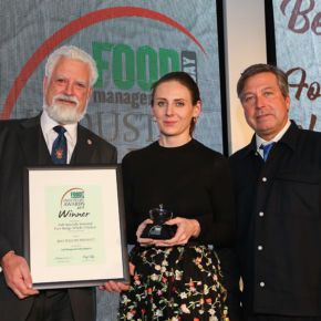 Best Poultry Product Award, Winner: Specially Selected Free Range Whole Chicken - L-R: Category partner Bill Jermey of Food and Drink Training and Education Council, award winner Geri Sherwin of Aldi UK and host John Torode.