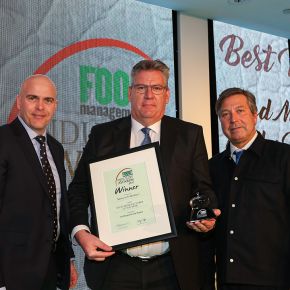 Food Manufacturer Of The Year Award, Winner: Samworth Brothers - L-R: Category partner Graeme Rolinson of Marel Ltd, award winner Paul Old of Samworth Brothers and host John Torode.